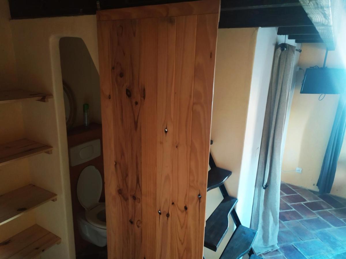 Chambre D'Hotes Face Au Lavoir Méthamis Eksteriør billede