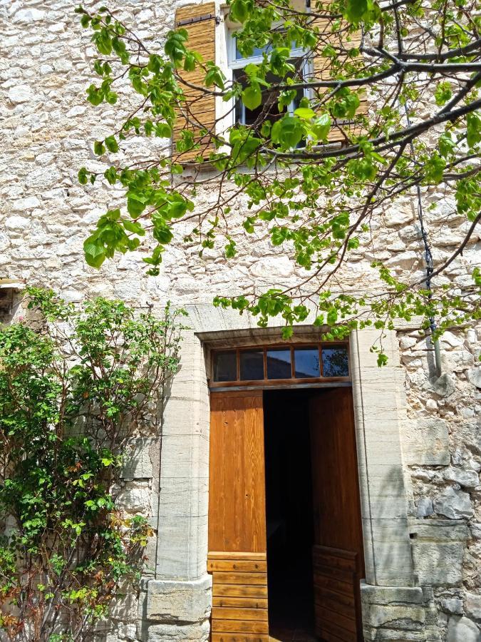 Chambre D'Hotes Face Au Lavoir Méthamis Eksteriør billede