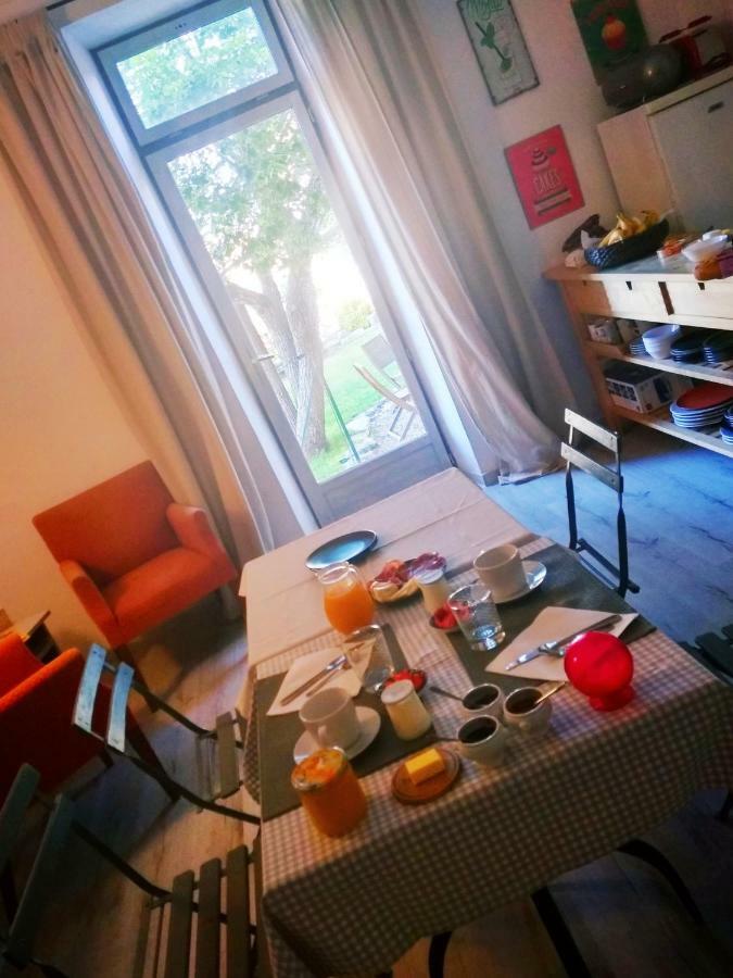 Chambre D'Hotes Face Au Lavoir Méthamis Eksteriør billede